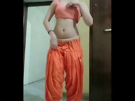 Indian Girl Nidhi Doing Belly Dance At Home XVIDEOS