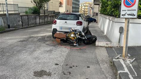 Incidente Sul Viale Degli Atlantici Centauro Ricoverato In Codice