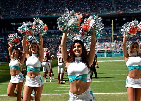 Dolphins Cheerleader Paige Lillian Shows Off Her Quarantine Dance Routines