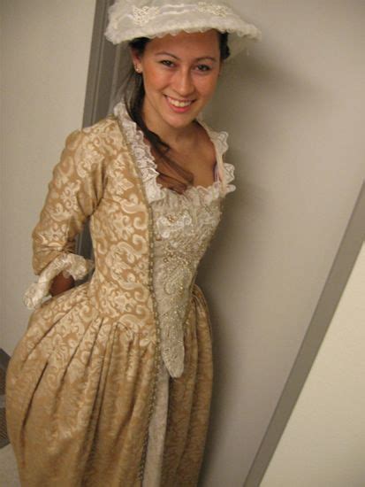 Potc Elizabeth Swann Gold Gown Elizabeth Swann Costume Historical Dresses Dress