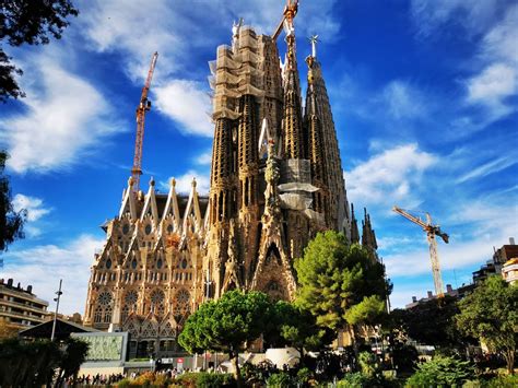 The Best Time To Visit Sagrada Familia Why Visit Barcelona