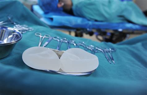 Comparing Breast Implants And Fat Grafting For Breast Enhancements