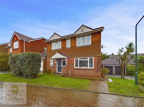 4 Bed Detached House For Sale In St Nicholas Gardens Strood