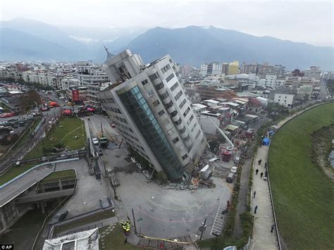 Taiwan Is Hit By 5 7 Magnitude Earthquake Daily Mail Online