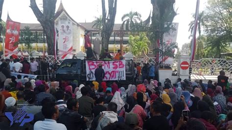 Demo Hari Ketiga Masyarakat Air Bangis Desak Bertemu Gubernur Sumbar