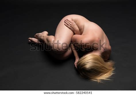 Tall Shapely Blonde Woman Lying Nude Stock Photo Edit Now 582240541