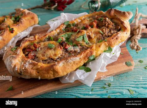 Pizza de carne molida fotografías e imágenes de alta resolución Alamy