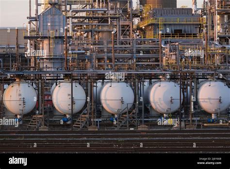 Oil And Gas Refinery Montreal East Quebec Canada Stock Photo Alamy