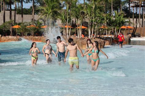 Hot Beach Parque em Olímpia Olímpia Parques e Resorts