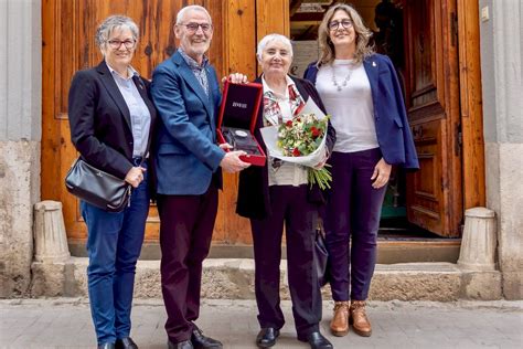 Aurora Valero es homenajeada con motivo de la concesión de la Medalla