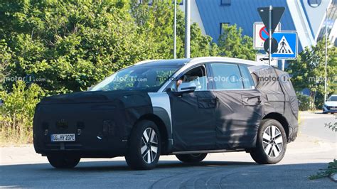 Hyundai Ioniq 7 Spy Photos Confirm Details Of The New