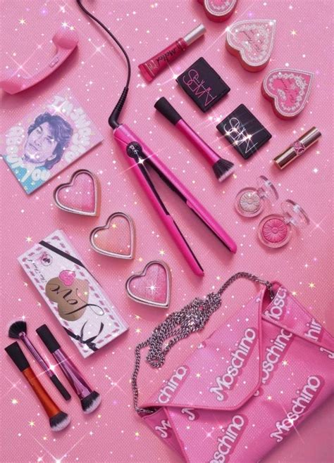 Pin By 💗🌸🦄ℬ𝒶𝓇𝒷𝒾ℯℬ𝓇𝒶𝓉𝓏𝒫𝓇 On ♡makeup♡ Barbie Makeup Barbie Pink Handbags