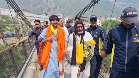 Chardham Yatra 2024 Bageshwar Dham Baba Dhirendra Shastri Reached