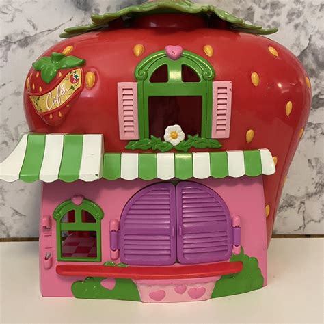 Strawberry Shortcake Berry Cafe In Great Condition Depop