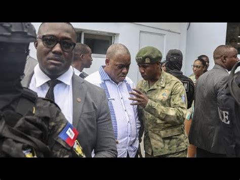 Haïti le Premier ministre Gary Conille au chevet de policiers blessés