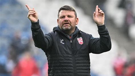 Emotional Lee Briers Promises To Return Entertainers Tag To St Helens