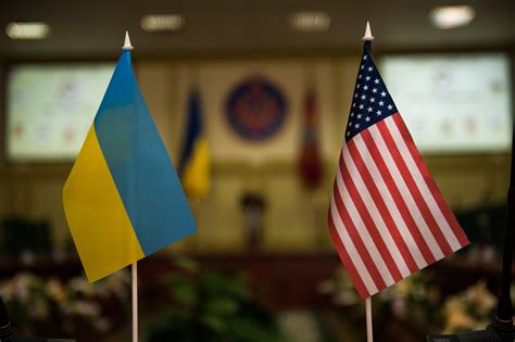 Главкомы ВС США и Украины обсудили вопросы безопасности в Европе - ИА ...