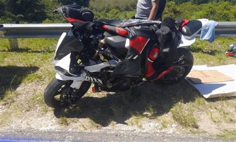 Perdi El Control De La Moto Y Se Estrell Contra El Guardarra L El