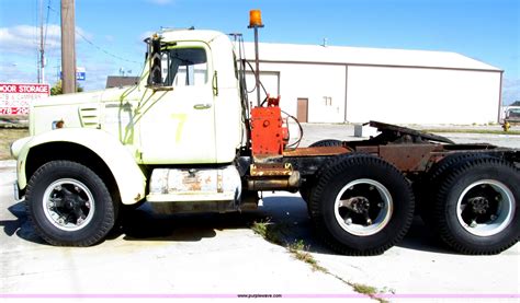 1960 International R190 Semi Truck In Johnston Ia Item E4519 Sold