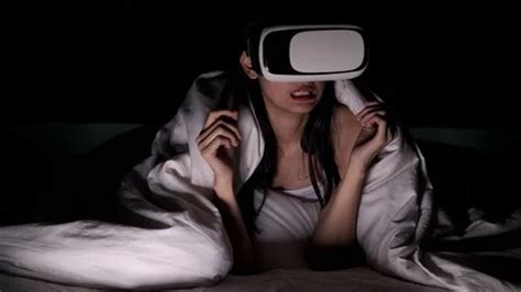 Woman watching VR horror movie alone in ... | Stock Video | Pond5