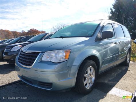 2008 Clearwater Blue Pearlcoat Chrysler Town Country LX 108375010