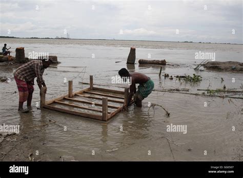 Dohar Dhaka Bangladesh 3rd Aug 2016 A Villager Carry His