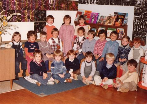 Photo De Classe Première Année De Maternelle De 1977 école Maternelle