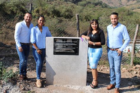 Cumple Alcaldesa De Tiquicheo Con El Telebachillerato De San Carlos