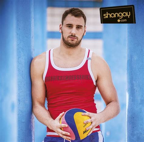 El Waterpolista Espa Ol V Ctor Guti Rrez Sale Del Armario Euskal Herriko Gay Les Askapen