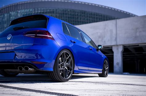 Volkswagen Golf R Mk7 Blue Concaver CVR2 | Wheel Front