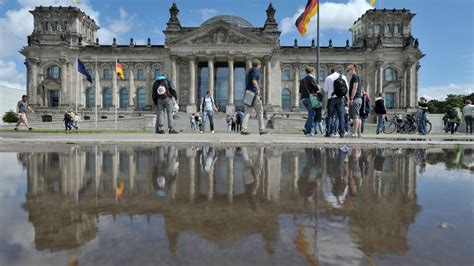 Wahlrecht Verfassungsgericht Zwingt Bundestag Zur Reform Der Reform