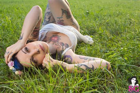 TW Pornstars Shannon Boothby Twitter RT SuicideGirls Riae Suicide