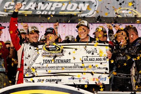 Tony Stewart Wins NASCAR Sprint Cup Championship [PHOTOS]