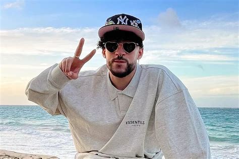 Forbes Nombra A Bad Bunny Como El ‘rey Del Pop Y Despierta La Furia De