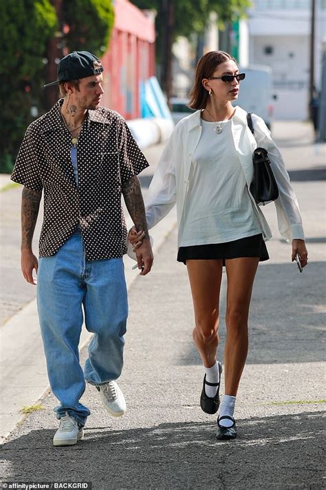 Justin Bieber And Hailey Continue To Look Coordinated During Breakfast