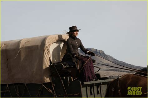 Faith Hill Reveals the Surprising Way She Prepped For Her Role in '1883 ...