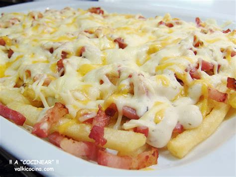 Patatas Fritas Con Queso Y Bacon Al Estilo Fosters Con Salsa Casera