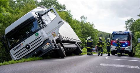 Bergung Eines LKW In Engerwitzdorf