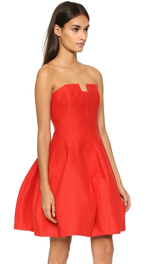 Lyst Halston Strapless Structured Dress In Red