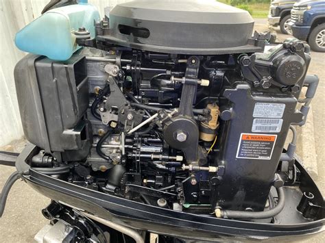 Classy 2001 Mercury 50 Hp 3 Cylinder Carbureted 2 Stroke 20 L Outboard Motor