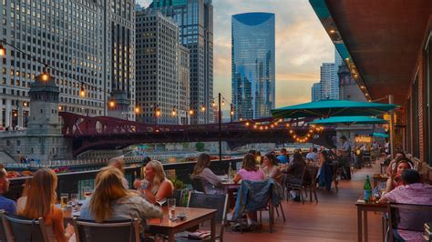 The Best Restaurants For Group Dinners In Chicago