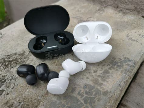 Wireless Earbuds and Its Charging Case Stock Image - Image of earplug ...