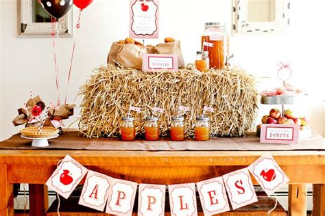 Charming Apple Picking Party {Annual Family Tradition} // Hostess with ...