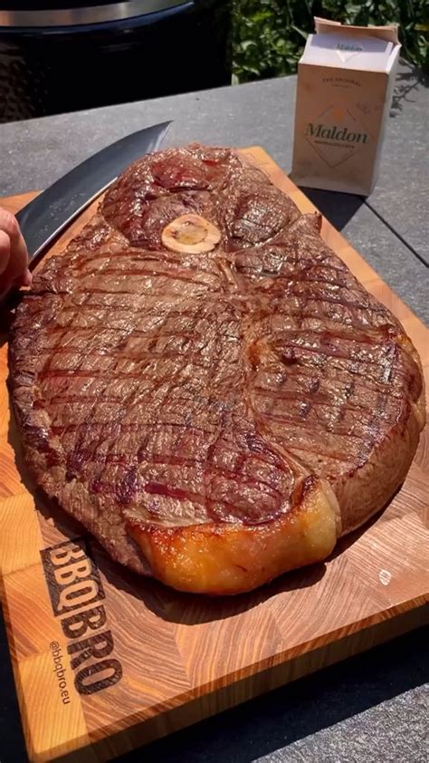 Huge Enough⁉️ Tom And Jerry Steak 🥩 Eat Or Pass⁉️ Tag A Friend To Eat