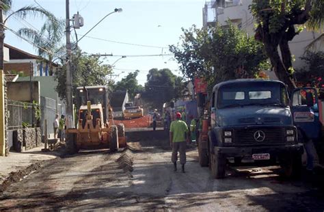 Programa Urbaniza substitui galerias de concreto na Rua Quintino Bocaiúva