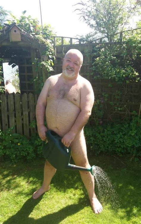 Fenbearuk On Twitter Happy World Naked Gardening Day Gaybear