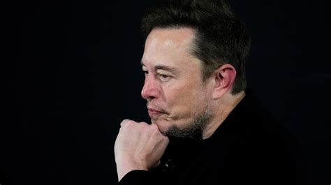 Musk Presenta Grok Chatbot Con Inteligencia Artificial Que Se Enlaza