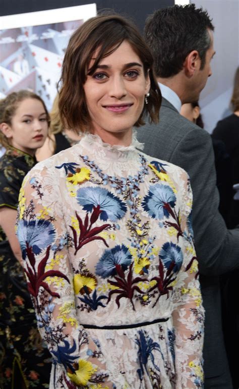 Photo Lizzy Caplan à la première de Insaisissables 2 à New York le