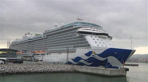 Vídeo Llega a Getxo el primer crucero de la temporada 2023