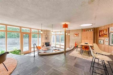 Perfectly Preserved Midcentury Modern Masterpiece Sells Quickly